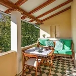 1 Bedroom Awesome In Apartman *
