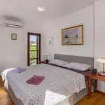 1 Bedroom Awesome In Apartman Bribir