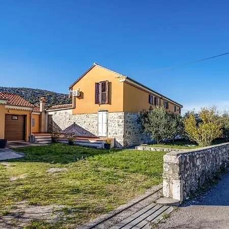 1 Bedroom Lovely In *